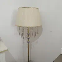 اباژور ایستاده .