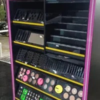 استند محصولات آرایشی|آرایشی، بهداشتی، درمانی|شیراز, پارک آزادی|دیوار