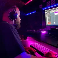 استدیو صدابرداری آهنگسازی ، میکس و مستر