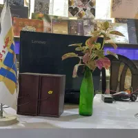 منشی خانم آشنا به نرم‌افزار پارسیان