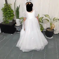 یک عدد لباس بچه گانه