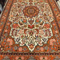 قالیچه دستباف آهنین زمینه روشن|فرش|تهران, اکباتان|دیوار