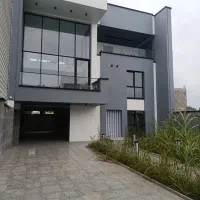۳۵۰ متر ویلا تریپلکس مدرن استخر دار نزدیک جاده
