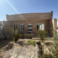 باغچه با بنای نوساز دوخواب حق‌آبه و برق‌دار