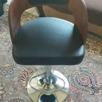 یک عدد صندلی اپن جک دار