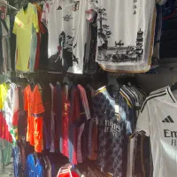 فروشنده مجرب آقا آشنا به لباس ورزشی