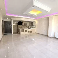 ۸۰ متری  پارکینگ سندی  رو به نما