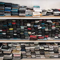 خریدار گوشی های ال سی دی شکسته و سوخته هستم