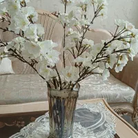 گلدان کریستال و گل مصنوعی