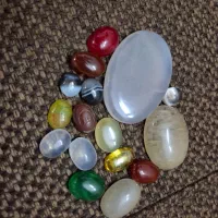 تعدادی انگشتر و نگین