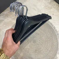 فروش لباس زنانه و چوب لباسی (وارداتی)