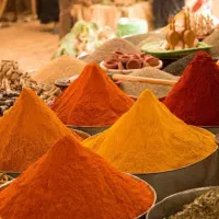 فروش عمده و جزئی ادویه جات چاشنی ها و سبزیجات خشک
