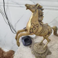 اسب ایستاده برنجی|مجسمه، تندیس، ماکت|بهارستان, |دیوار