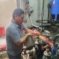 لوله کشی آب فاضلاب پکیچ رادیات نصب پمپ آب تانکر