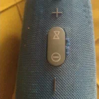 یک دستگاه اسپیکر JBL رنگ آبی|پخش‌کننده همراه|شاهرود, |دیوار