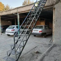 پله آهنی بدون زنگ زدگی رنگ شده سالم|مصالح و تجهیزات ساختمان|هشتگرد, شهرک اقدسیه|دیوار