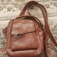 خیلی سالمه فقط یکم رنگش قهوه‌ای تیره شده