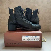 نیم‌بوت چرم طبیعی (در حد نو - بسیار کم‌کارکرده)