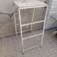 چهارپایه فلزی