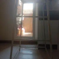 یک عدد چهار پایه کار کرده کاملا سالم