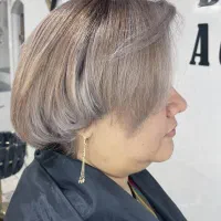 به تعدادی مدل برای رنگ مو ،کوتاهی اصلاح نیازمندیم