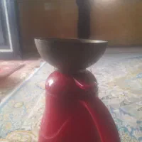 کاسه مسی با حکاکی گل سنگین هم هست خیلی قدیمی هست