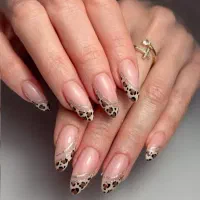 با هر کاشت ناخن و ترمیم ژلیش پا رایگان|خدمات آرایشگری و زیبایی|سبزوار, امیر کبیر|دیوار