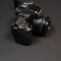 فروش دوربین کانن ۸۰d تمیز همراه با لنز|دوربین عکاسی و فیلم‌برداری|شیراز, انجیر|دیوار