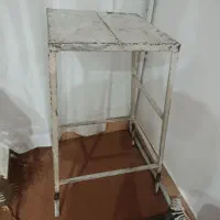 چهارپایه فلزی