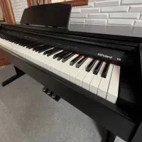 پیانو رولند rp30 اکبند شرکتی