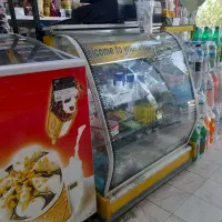 ویترین زیر ترازو