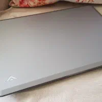 لپ تاپ شیک و تمیز