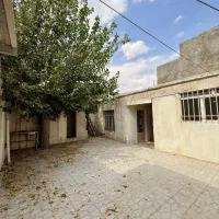 فروش-ملک-خوش-نقشه-با-حیاط-بزرگ-و-سند-تک-برگ
