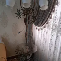 آباژور ایستاده فرفوژه سه شاخه. کنار سالنی