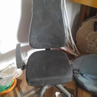 صندلی در حد نو و کتیبه