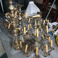 فروشنده و خریدار لوستر برنزی. تمام نقاط