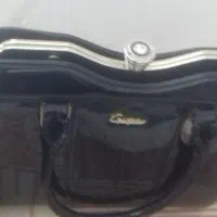 یک عددکیف یک جفت کفش مجلسی|کیف، کفش، کمربند|نیشابور, دربقاضی|دیوار