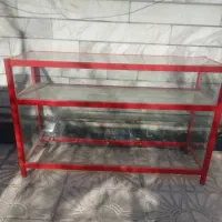ویترین شیشه ای