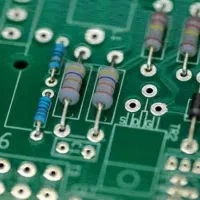 استخدام مونتاژ کار الکترونیک