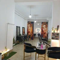 همکاری در سالن زیبایی