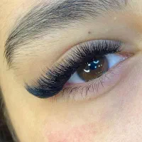 آموزش تخصصی مژه و لیفت به همراه انجام خدامات