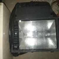 ۴عددپروژکتورووتعدادی لامپ های ال ای دی صقفی