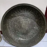 دیگ وتشت مسی وآبکش|کلکسیون اشیاء عتیقه|کومله, |دیوار