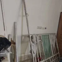 درب و پنجره بالدار  با حفاظ شیشه سالم وکولر ابی|مصالح و تجهیزات ساختمان|مشهد, زمرد|دیوار