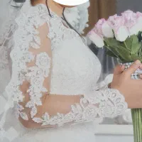 یک دست لباس عروس قشنگ و زیبا