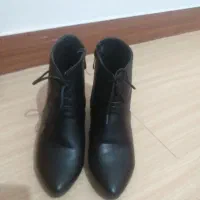 کفش|کیف، کفش، کمربند|آستانه اشرفیه, |دیوار