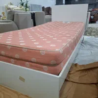 تخت یک نفره به همراه ۲ عدد تشک رویال