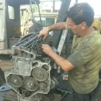 تعمیرکار انواع ژنراتور برق،لیفتراک،تراکتور،لودر
