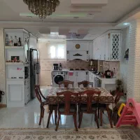 کابینت سفید به متراژ ۹ متر همراه سینک و هود