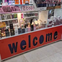 ویترین واستند ارایشی درحد نو|بوفه، ویترین، کنسول|روانسر, |دیوار